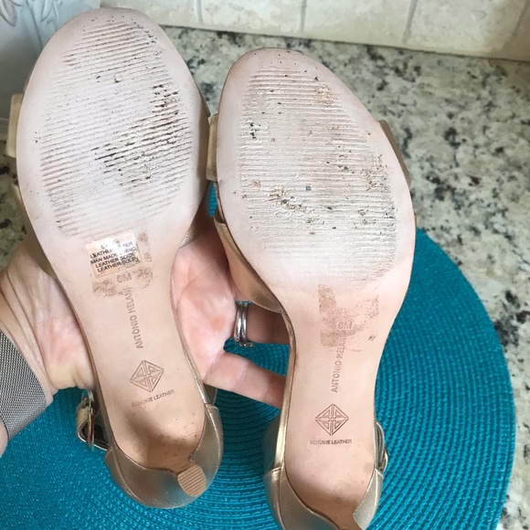 Stunning Antonio Melani Gold Ankle Strap Sandals - Picture 9 of 12